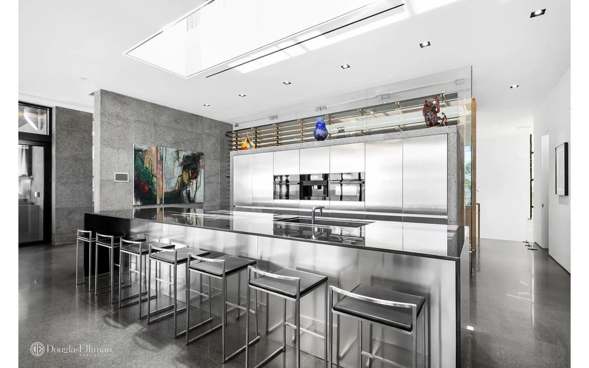 Highland Beach mansion 3715 S Ocean Boulevard, Boca Raton - Modern Scarface Mansion