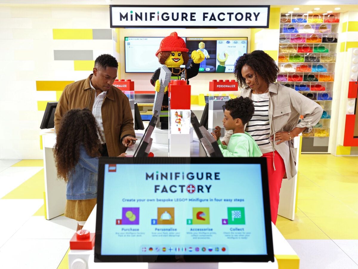 Holy Brick: The World's Largest LEGO Store Is Coming To Sydney