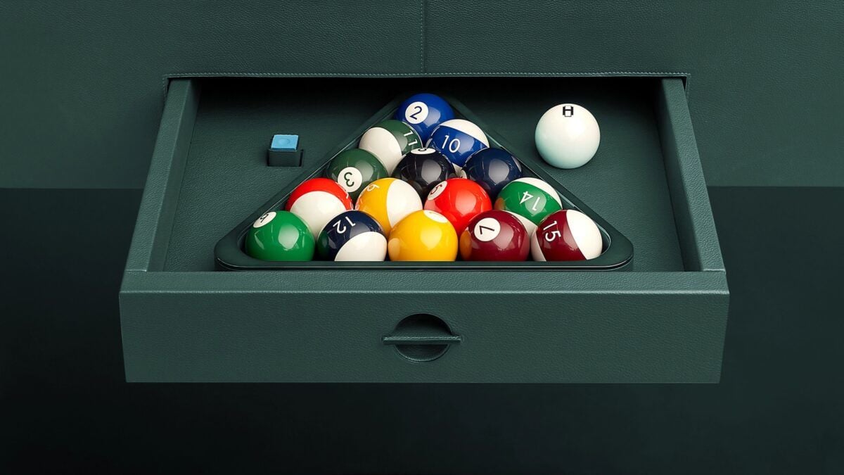 Hermes Off Piste 8 feet American pool table