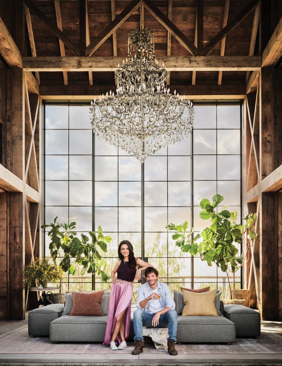 ashton kutcher and mila kunis la farm house
