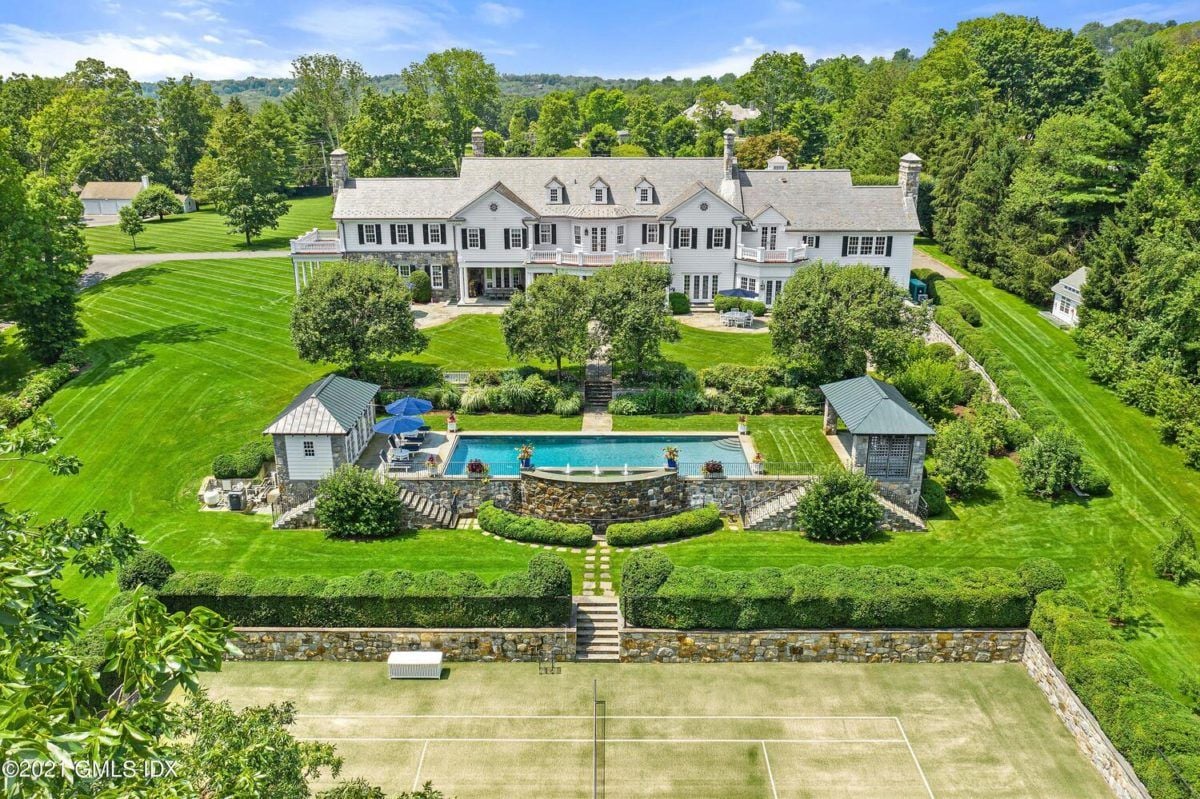 tommy hilfiger stonehill 435 429 round hill road greenwich CT