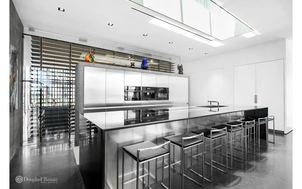 Highland Beach mansion 3715 S Ocean Boulevard, Boca Raton - Modern Scarface Mansion