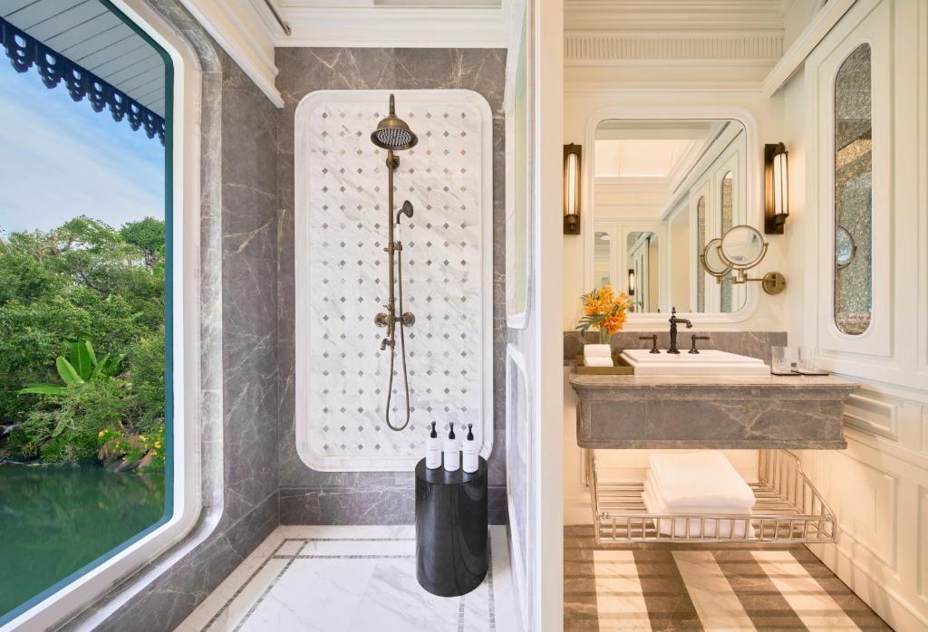 InterContinental Khao Yai bathrooms.