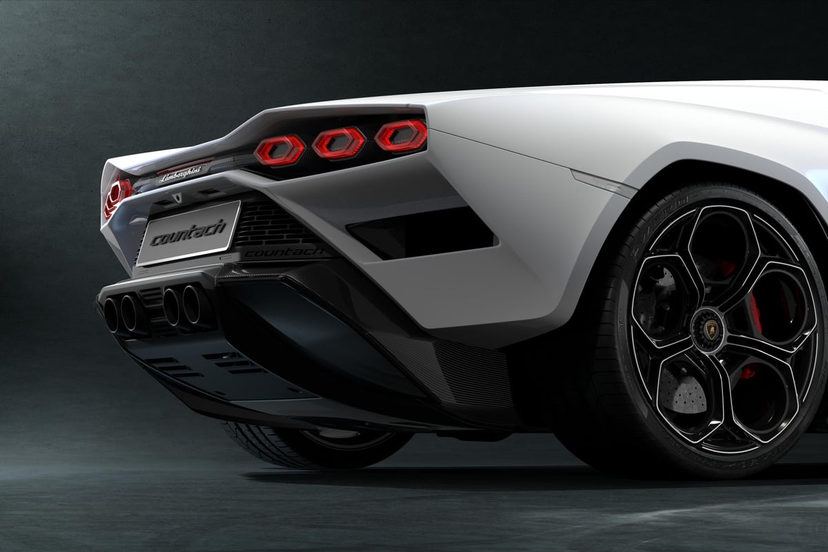 WATCH: New Lamborghini Countach LPI 800-4 Finally Spotted In The Wild