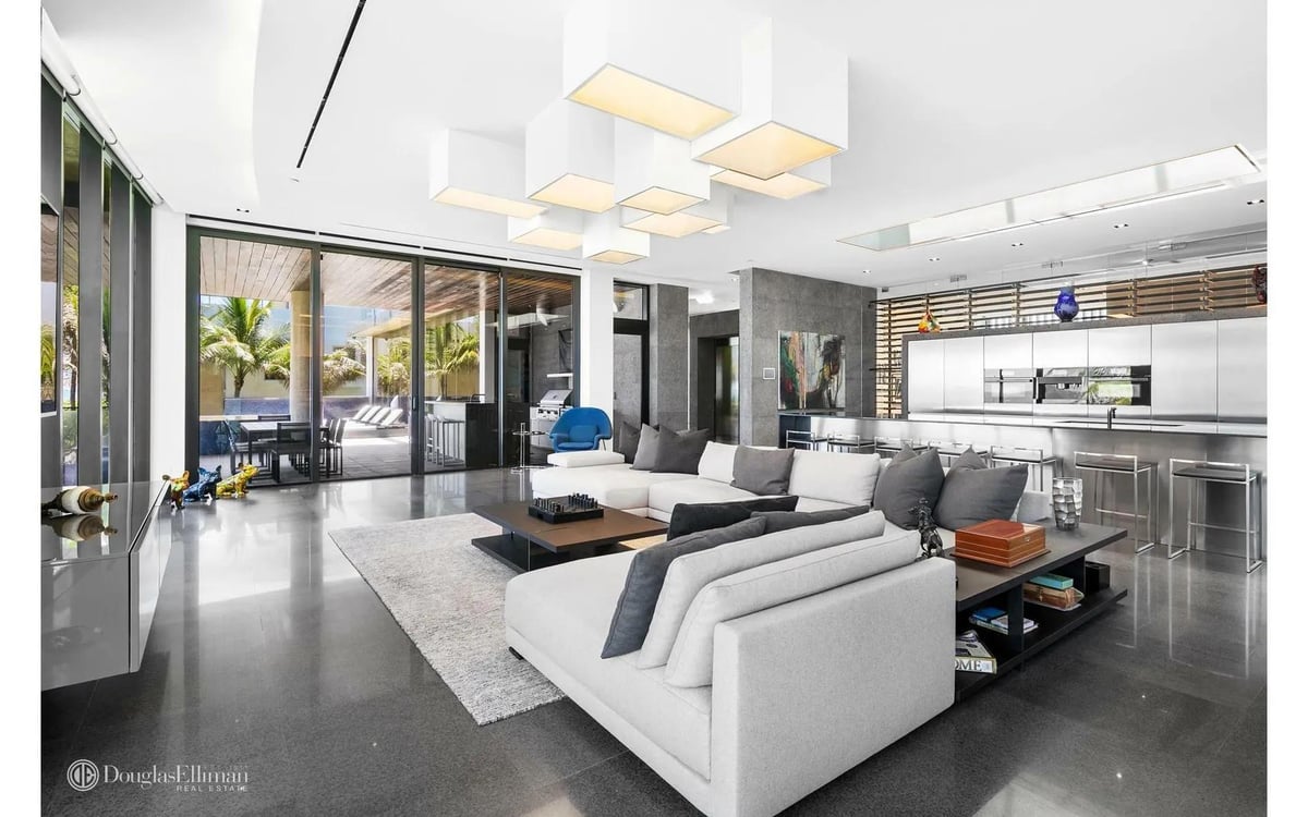 Highland Beach mansion 3715 S Ocean Boulevard, Boca Raton - Modern Scarface Mansion