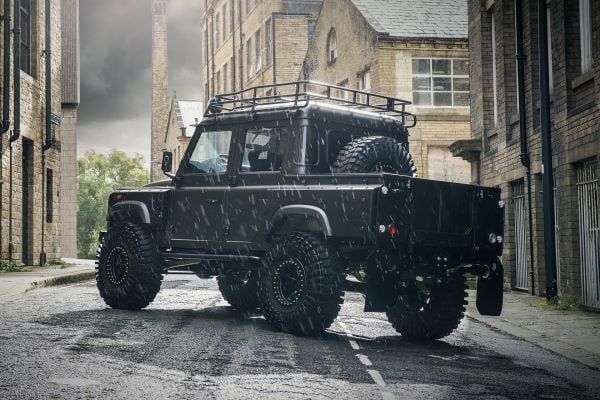 Fat Pig Land Rover Chelsea Truck Co. Land Rover Defender 'Bigfoot' — Boss Hunting