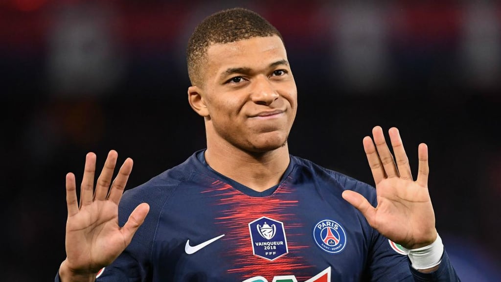 Real Madrid Prepared To Pay PSG $500 Million To Snatch Mbappé From FC Barcelona