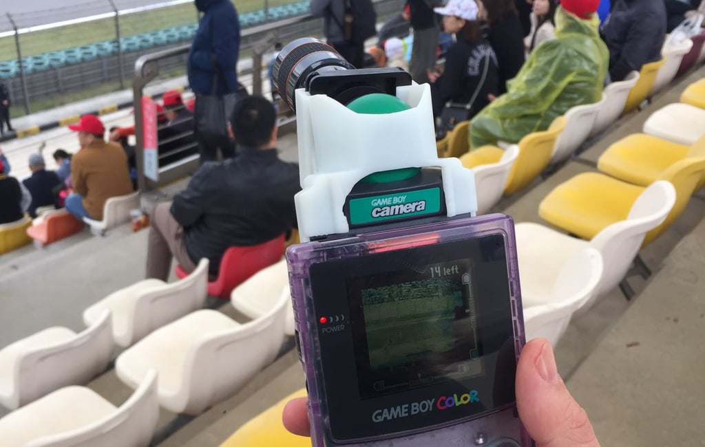 Some Guy Shot The Chinese Grand Prix On A 0.016 Megapixel Game Boy Camera