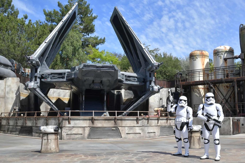 Inside Disneyland’s Star Wars: Galaxy’s Edge Theme Park