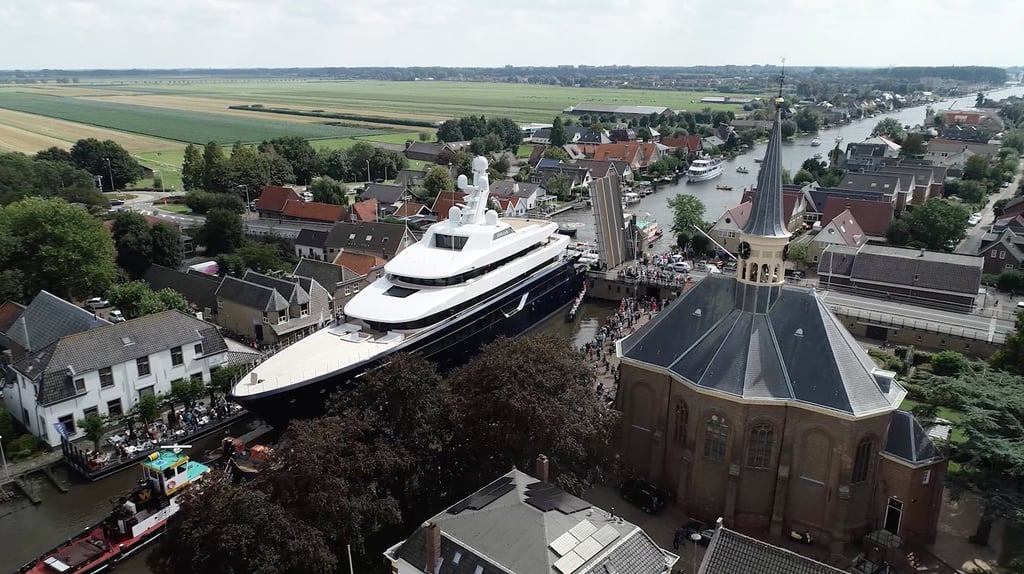 WATCH: This 4K Construction Timelapse Of Feadship’s Lonian Superyacht