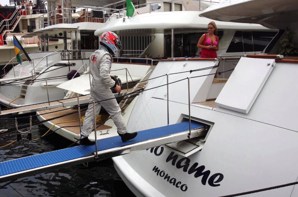 Kimi Raikonnen Once Retired From The Monaco GP & Walked Straight To His Yacht