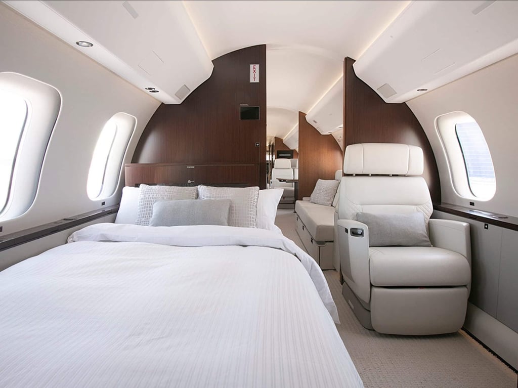 Bombardier Global 7500 Bedroom suite