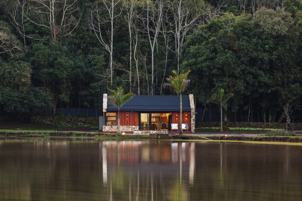 26 Year Old DJ Builds Sublime Lakeside Retreat In Brazil