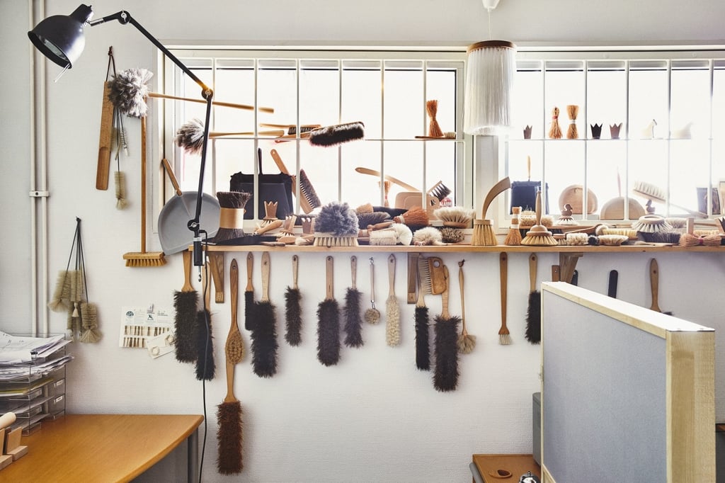 Iris Hantverk: Handcrafted Brushes By The Visually Impaired
