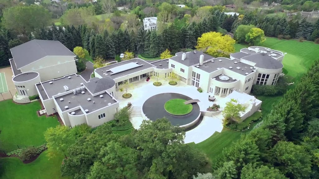 Michael Jordan’s Chicago Estate At 2700 Point Dr Is Now For Sale