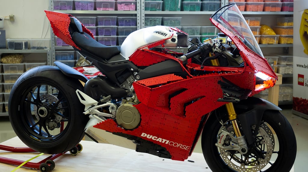 LEGO Technic Builds A Functioning Ducati Panigale V4