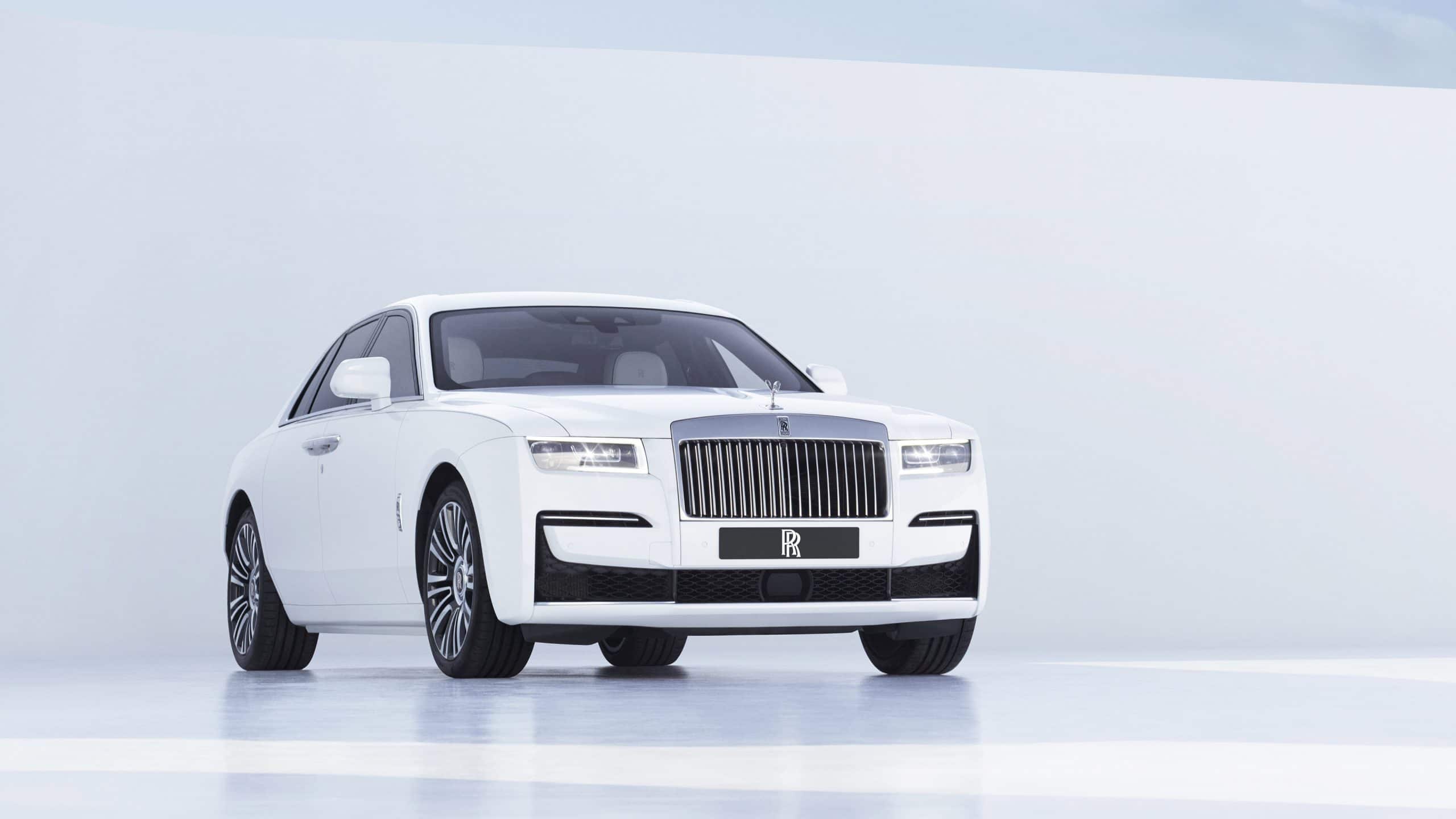 The New Rolls-Royce Ghost Was So Quiet, It Made Drivers Sick