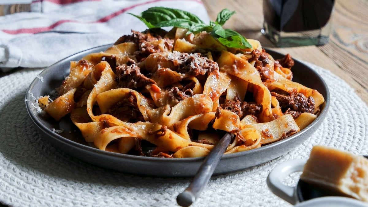 10 Steps To Creating God Tier Bolognese Sauce