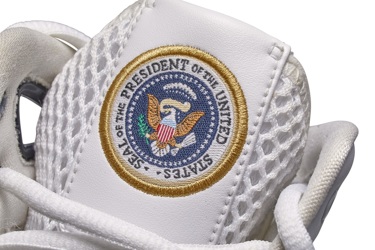 Barack Obama Nike Hyperdunk tongue seal