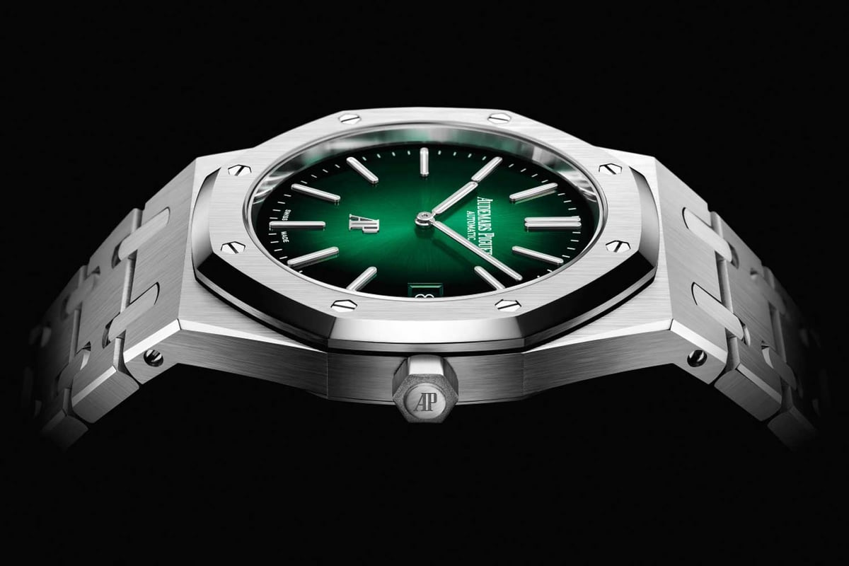 Audemars Piguet Royal Oak ‘Jumbo’ Extra-Thin Ref.15202PT Arrives In Platinum With A Sexy Green Dial