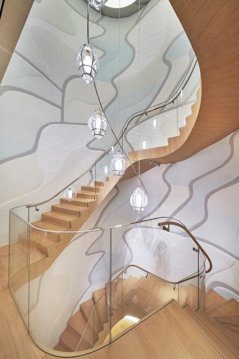 Louis Vuitton Ginza building staircase