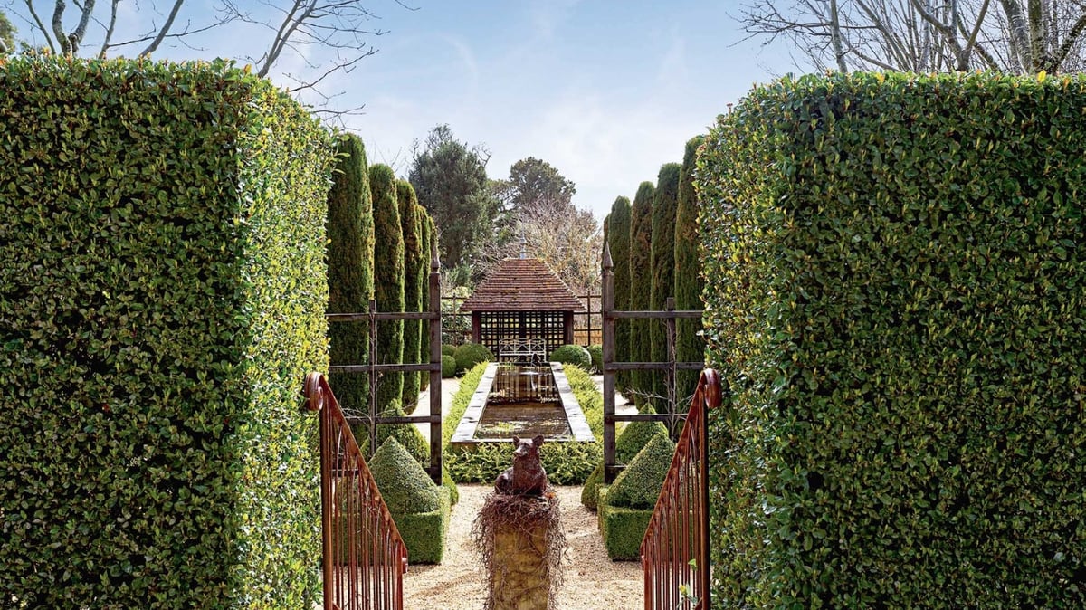 On The Market: Musk Farm Hosts One Of Australia’s Most Stunning Private Gardens