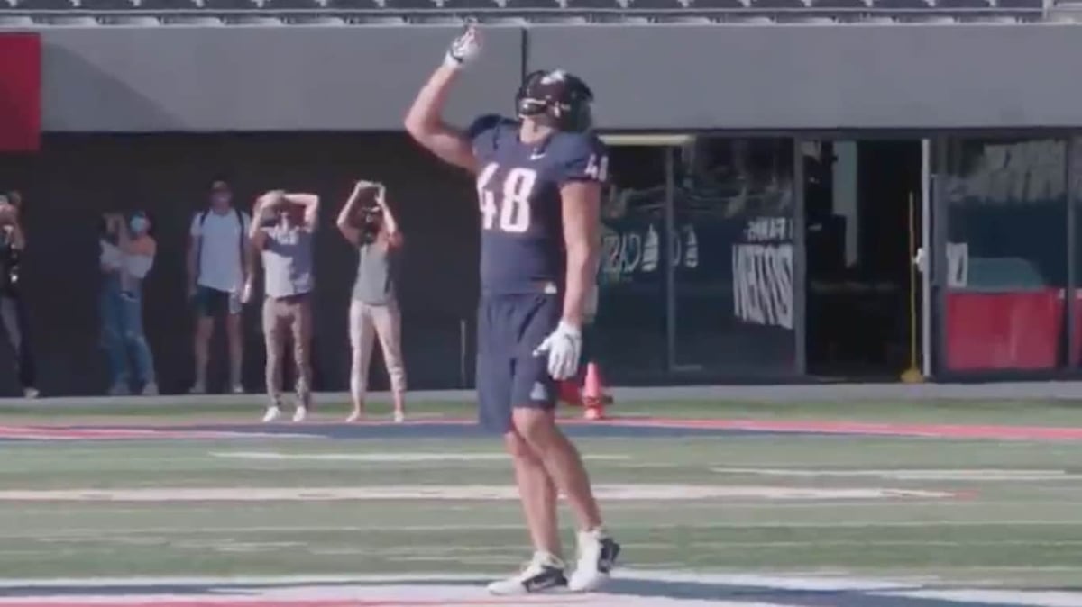 NFL Rob Gronkowski Guinness World Record 600-Foot Catch