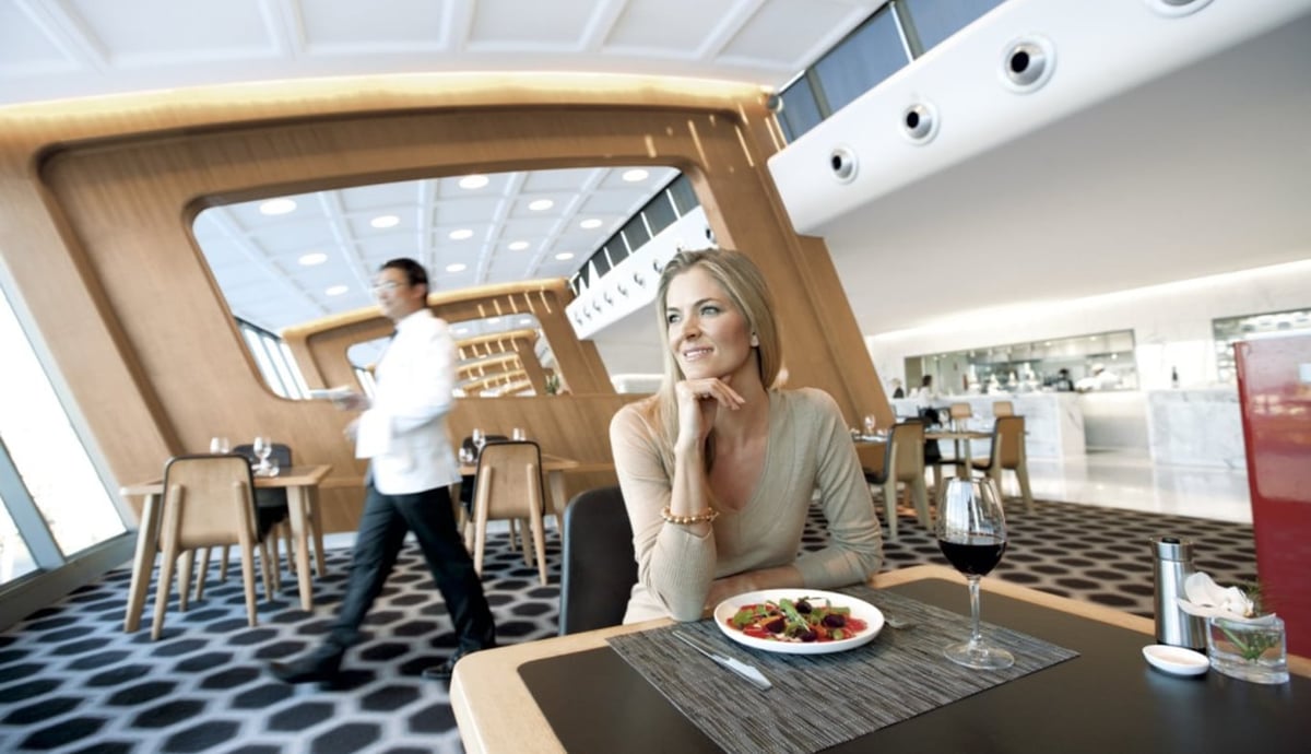 Qantas first class lounge new zealand trans tasman flights