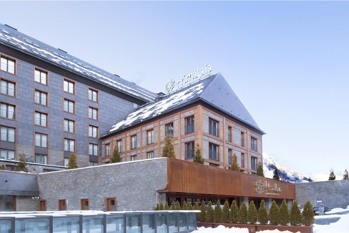 lionel messi ski resort from outside