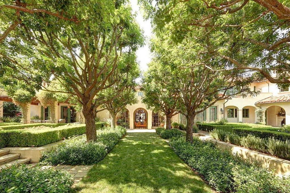 The Rock's beverley park mansion looks ripped straight from a Tuscan movie set.