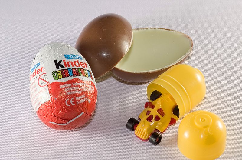 90s snacks australia - kinder surprise