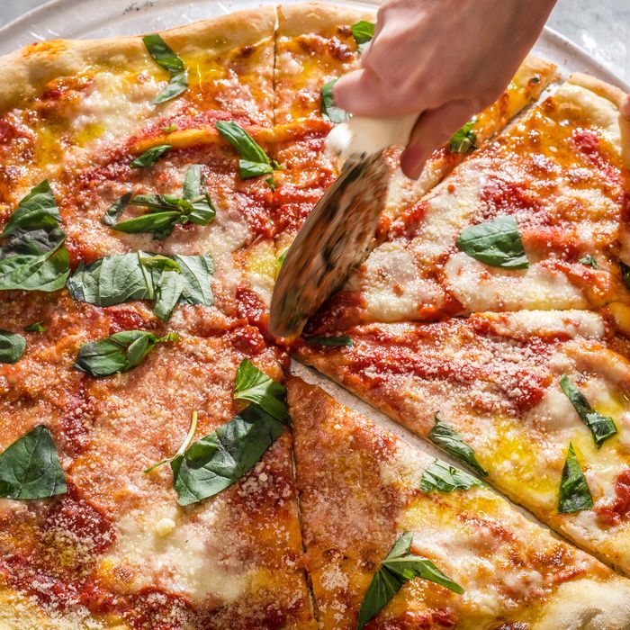 Anthony Bourdain Favourite Restaurants - Di Fara Pizza, Brooklyn