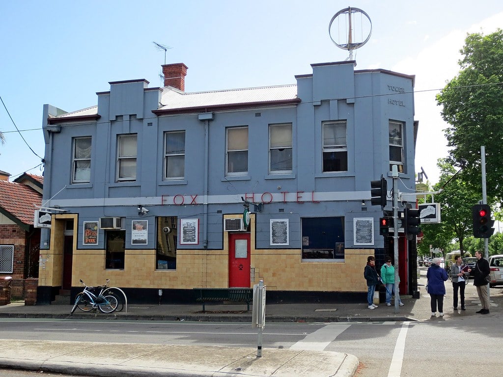 melbourne pubs the fox hotel collingwood