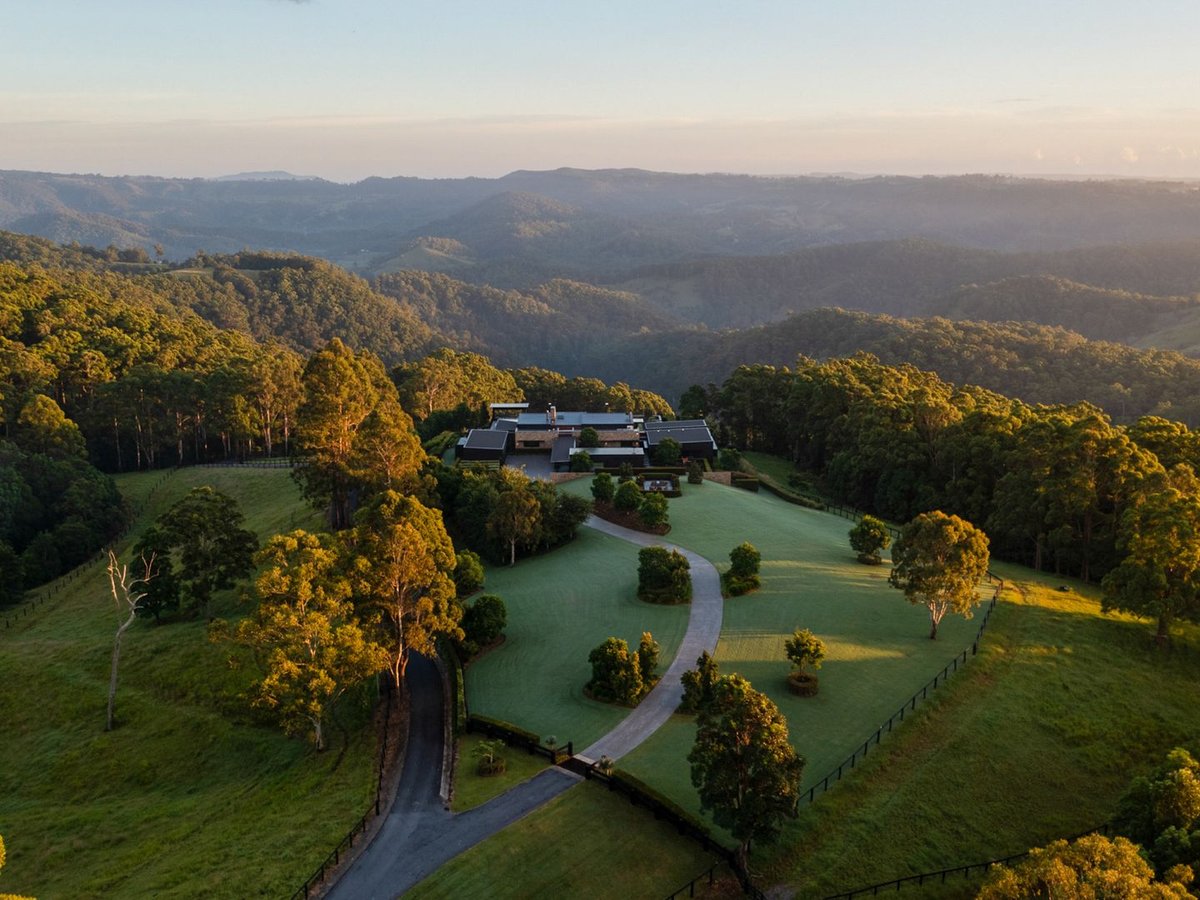 two roads maleny queensland hinterland hideaway