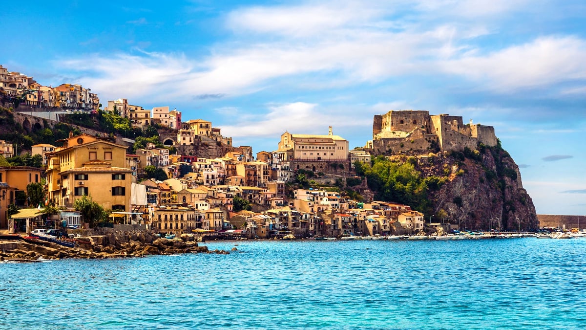 Southern Italy Beach Towns Will Pay You $44,000 To Move There