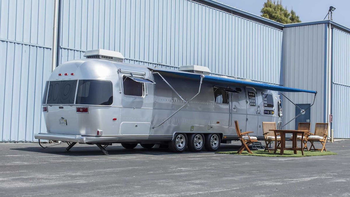 tom hanks 1992 airstream trailer exterior view