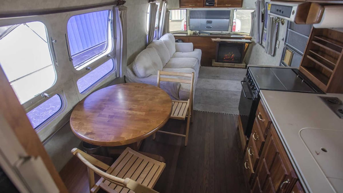 tom hanks 1992 airstream trailer interior 2