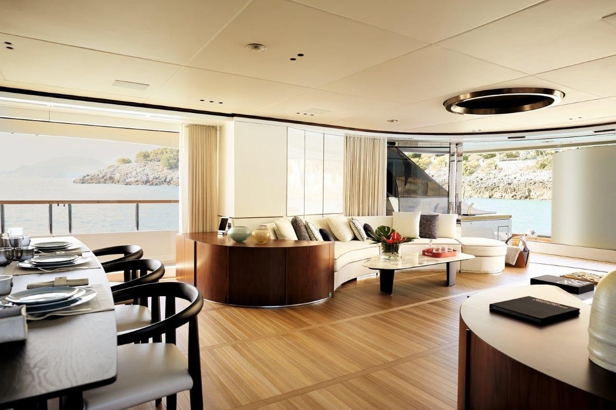 Benetti 40m Lounge