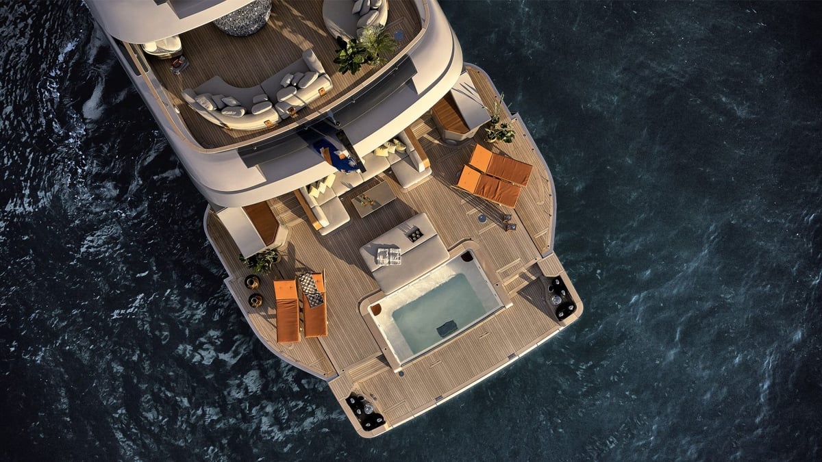 Benetti Oasis Deck2