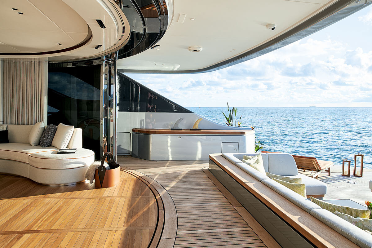 Benetti Oasis Deck3