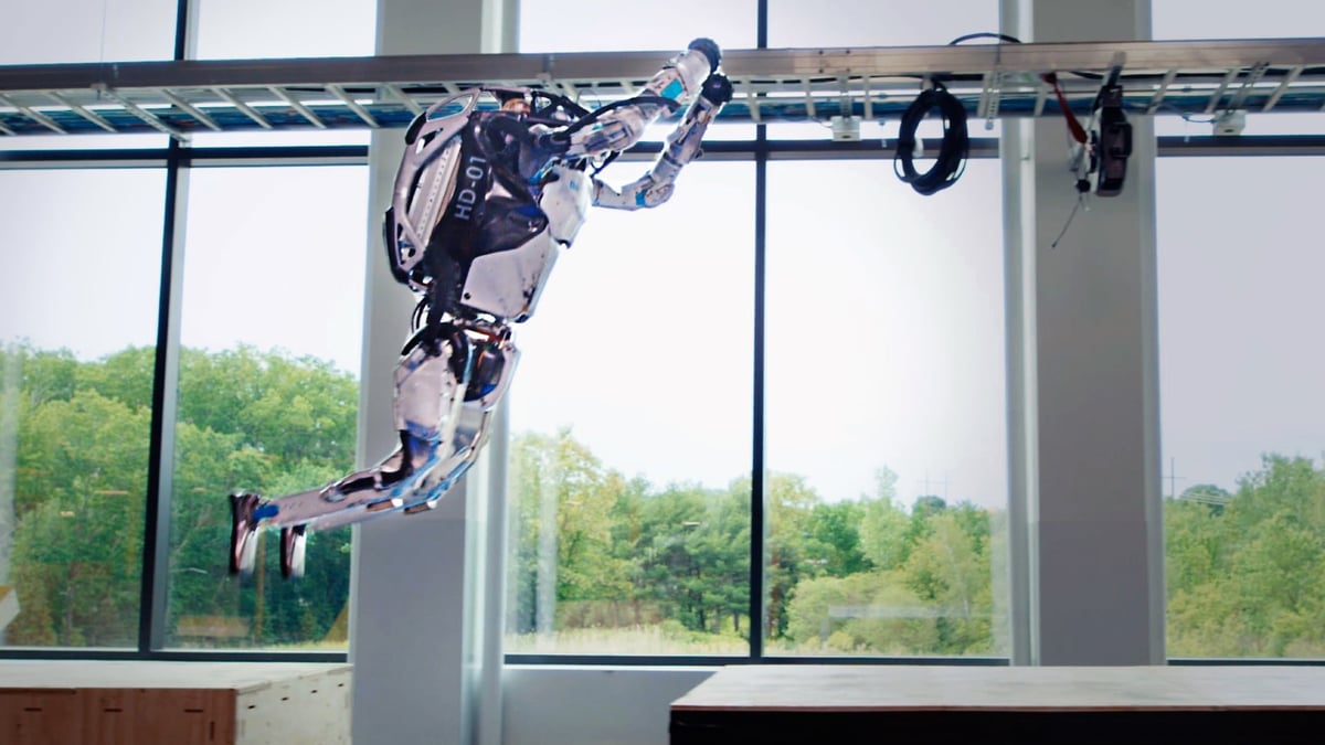 Boston Dynamics Atlas Robot Parkour Scary