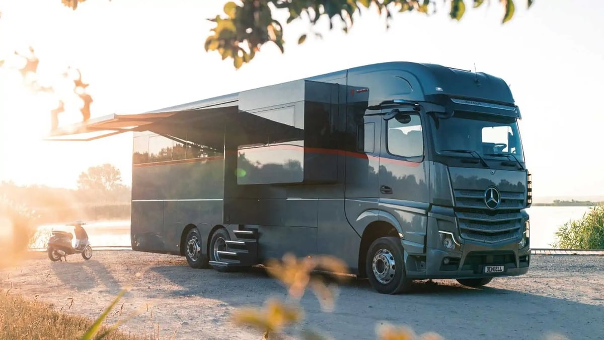 Dembell Land Yacht Motorhome RV