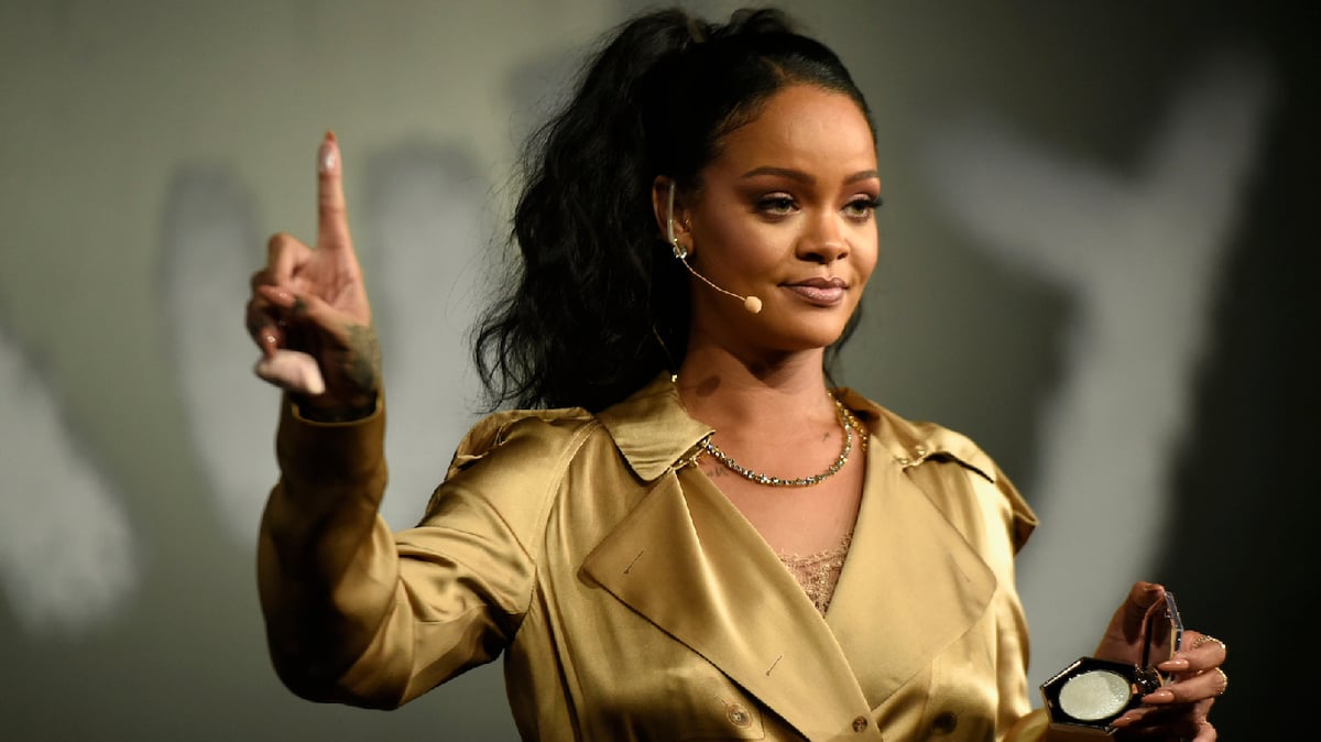 Rihanna Is Now Officially A Billionaire - Boss Hunting