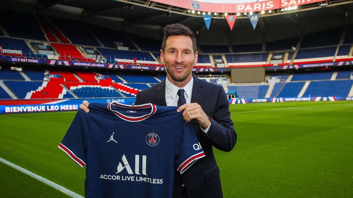 Lionel Messi PSG Contract 1