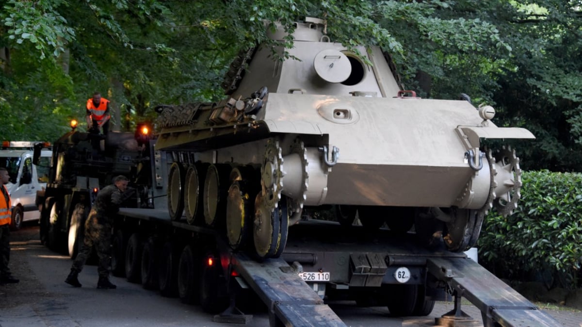 wwii panther tank basement german pensioner