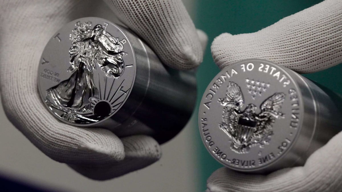 Why Does The US Government Want To Mint A $1 Trillion Coin?