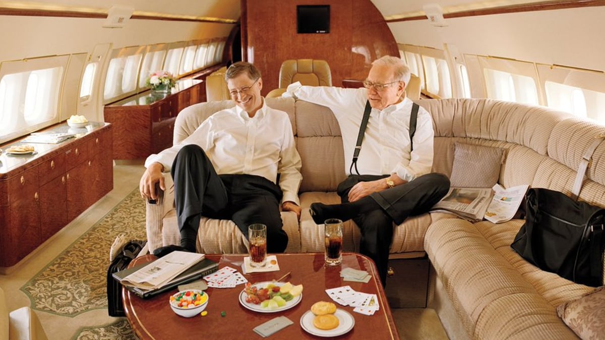 Bill Gates Crypto NFTs Warren Buffett Private Jet