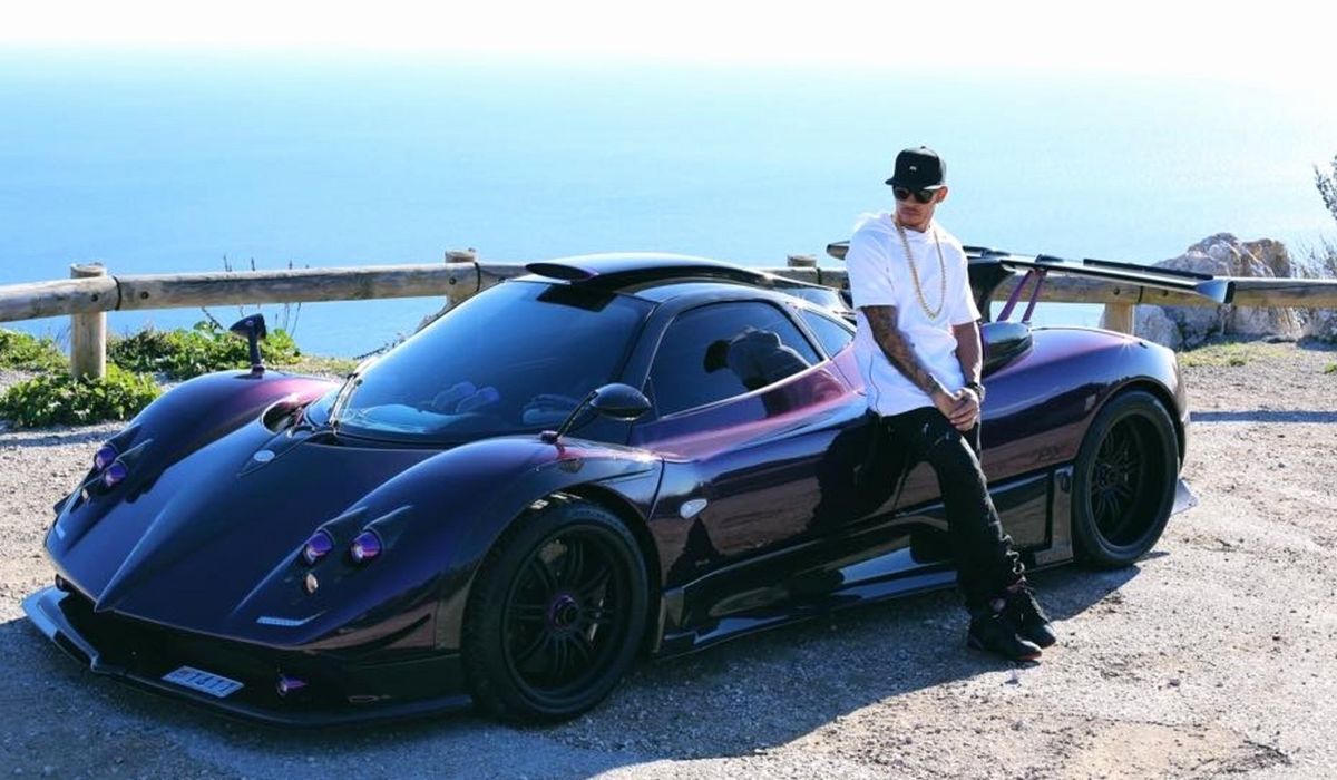 Lewis Hamilton Tow Truck Pagani Zonda  760