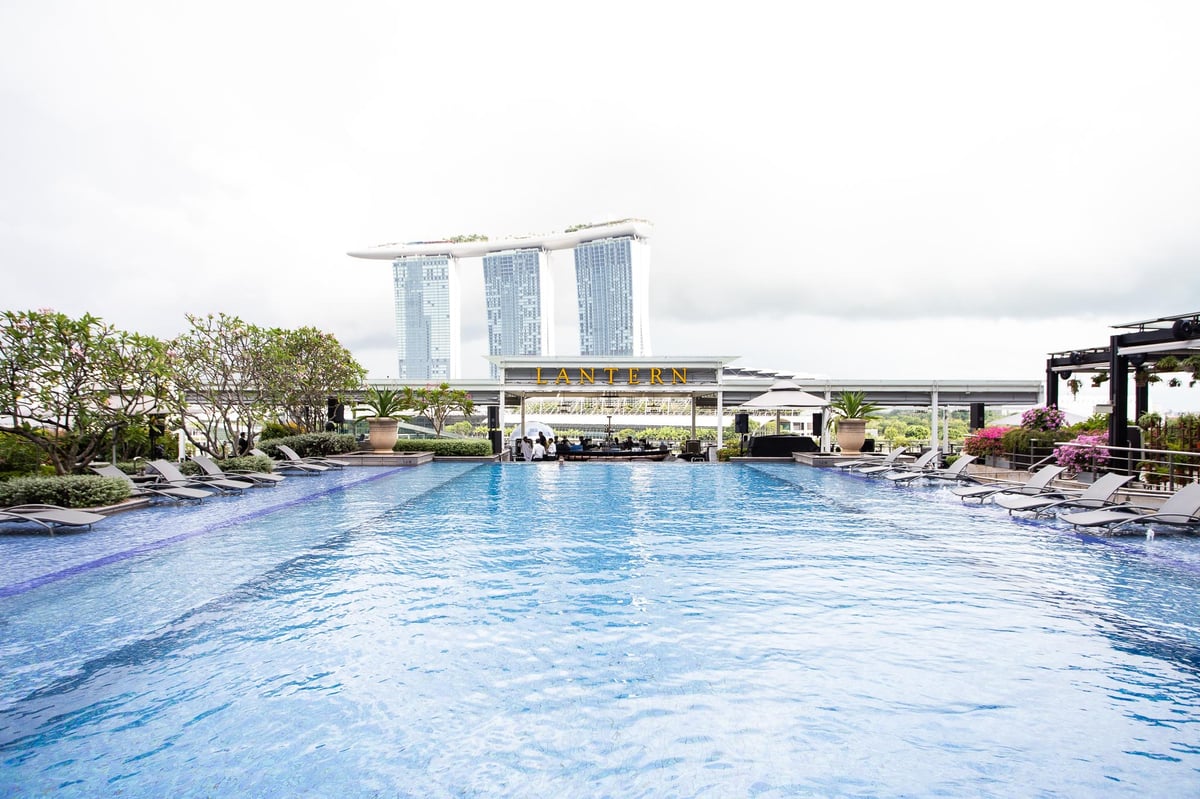 Fullerton Bay Pool