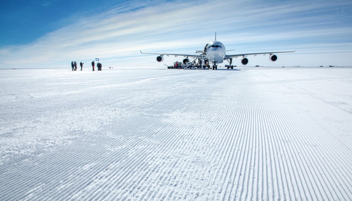 hi fly Airbus A340 Antarctica